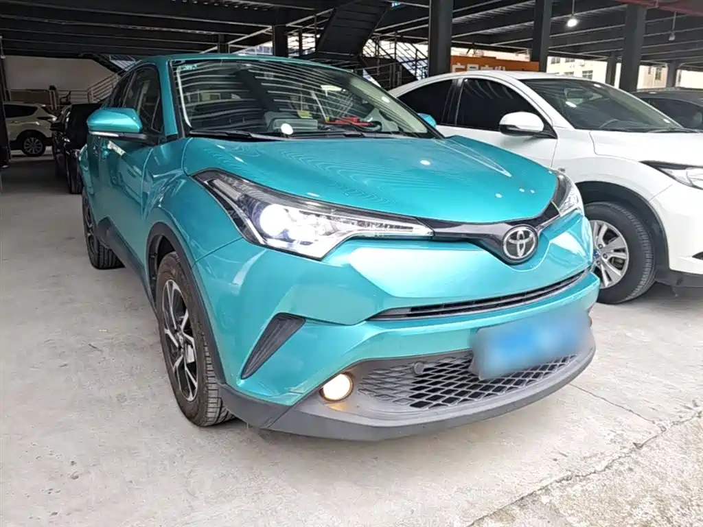 Toyota C-HR 2020 Model 2.0L Leading фото 22