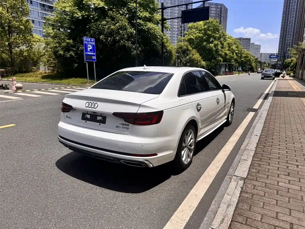 Audi A4L 2019 40 TFSI Fashion (China V) фото 9