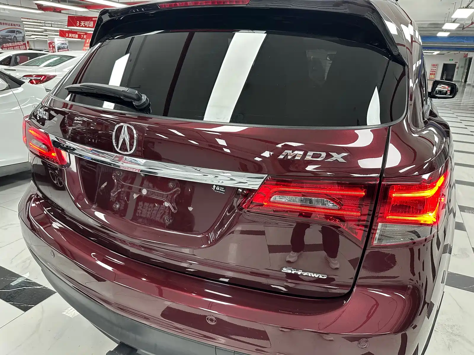 Photo 27 - Acura MDX