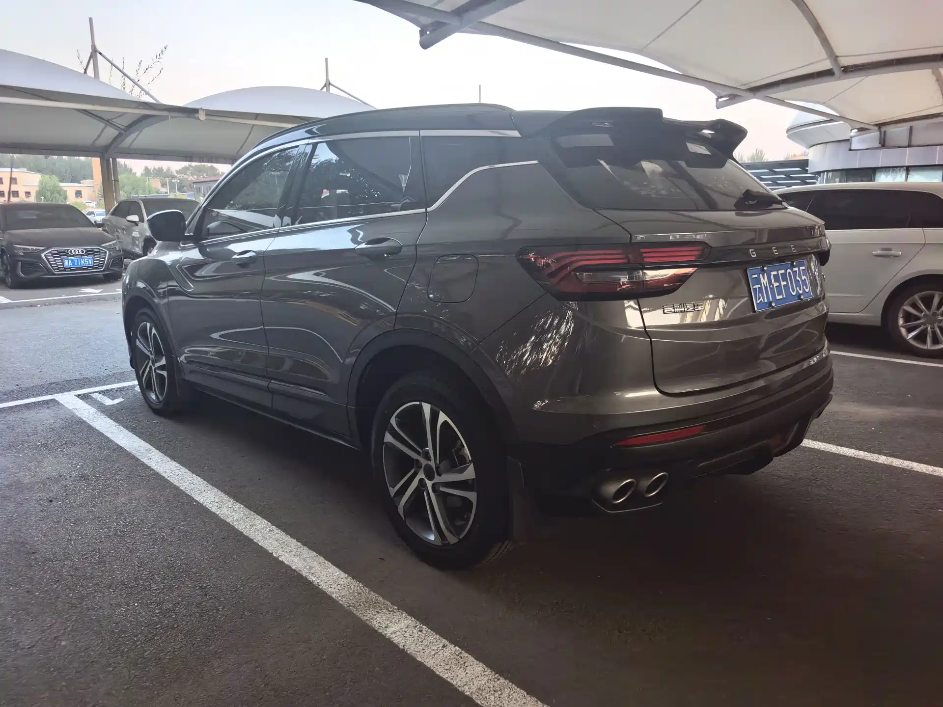 Фото 17 - Geely Coolray