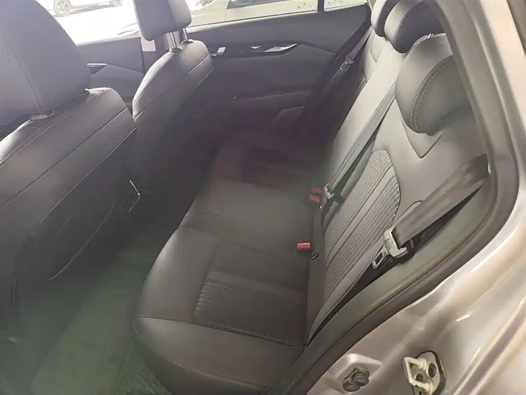 Dongfeng Aeolus Yixuan 2020 2020 230T Automatic Dazzle Edition