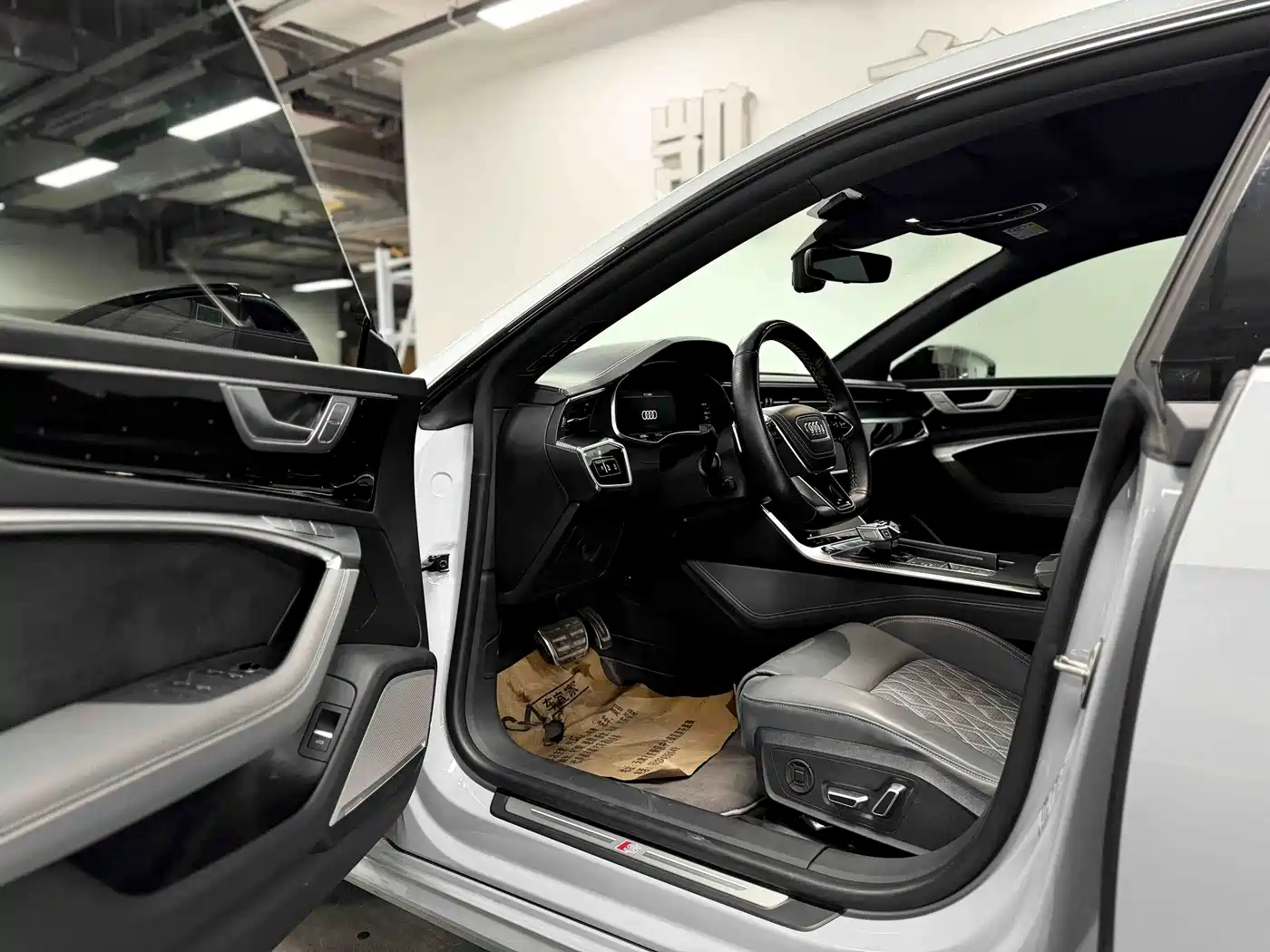 Фото 8 - Audi A7L