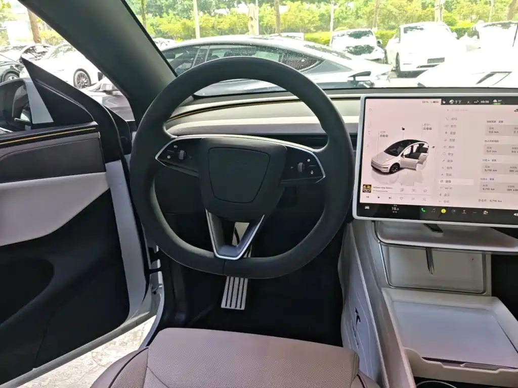 Tesla Model Y L 2026 2025 Facelift Long Range AWD