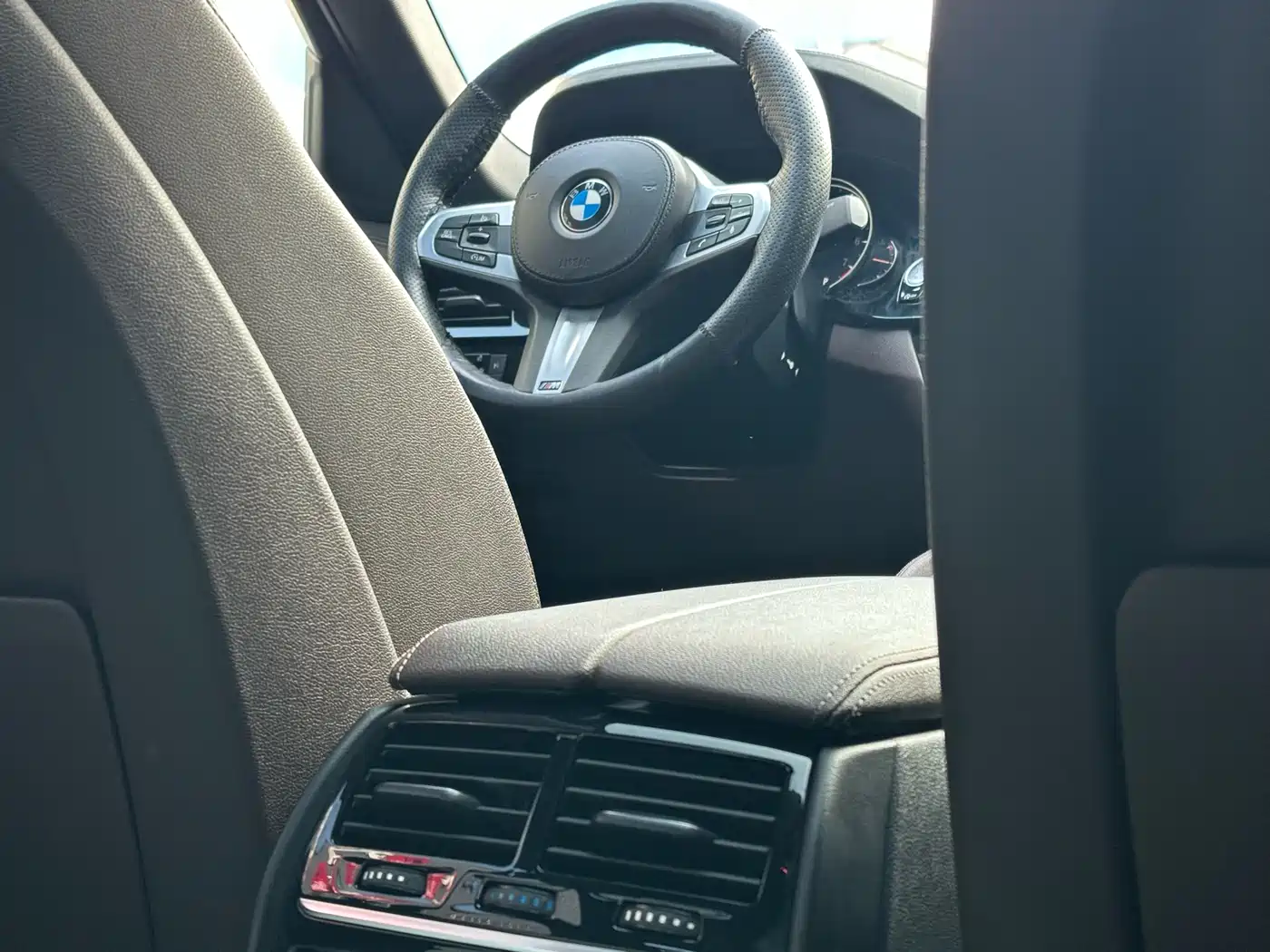 BMW 5 Series 2018 525Li M Sport Package фото 15