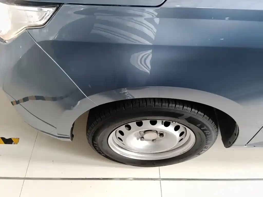 صورة 23 - Wuling Motors Wuling Hongguang PLUS