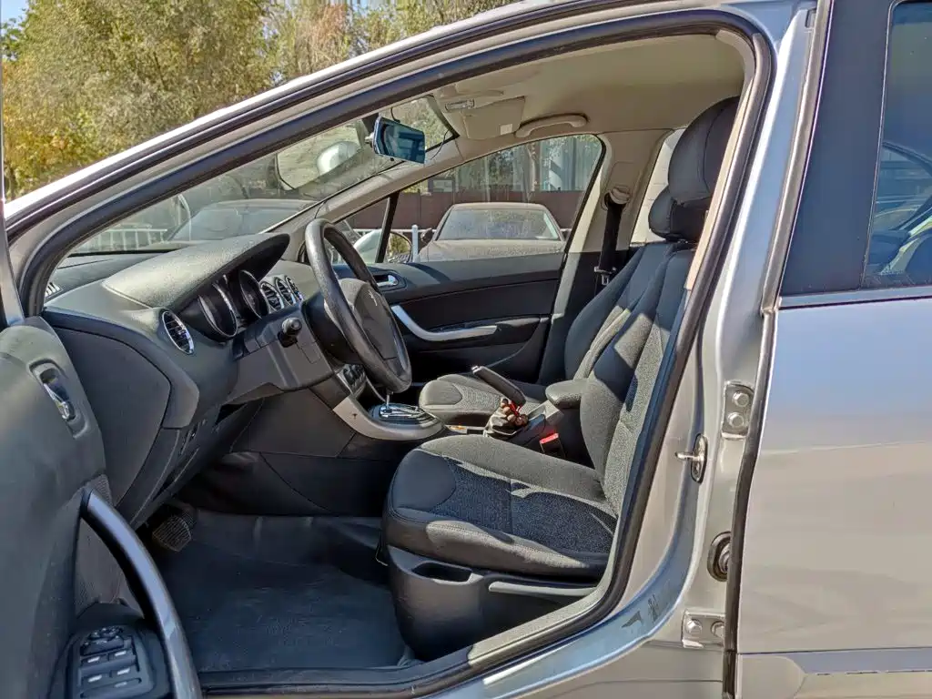 Peugeot 408 2012 2011 1.6L Automatic Comfort Edition