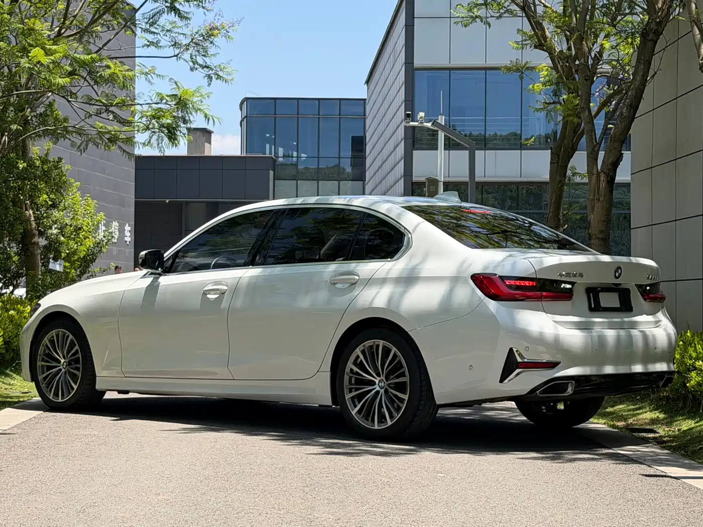 BMW 3 Series 2020 325Li Launch Edition фото 3