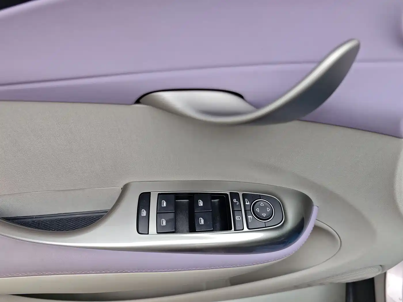 BYD Dolphin 2021 Model 405km Fashion Edition фото 11