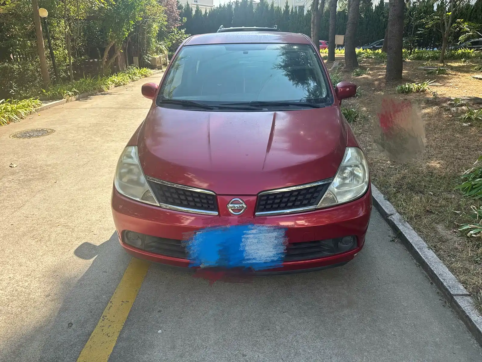 Photo 2 - Nissan Tiida