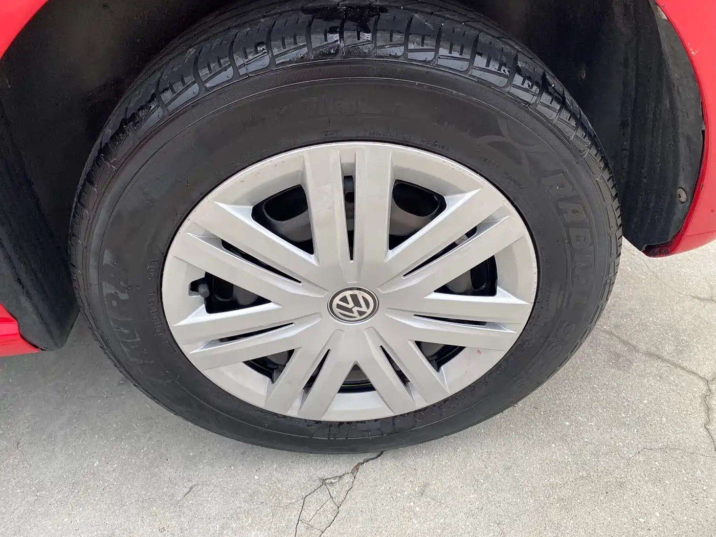 Volkswagen Polo 2011 1.4L Manual Joy Edition фото 14