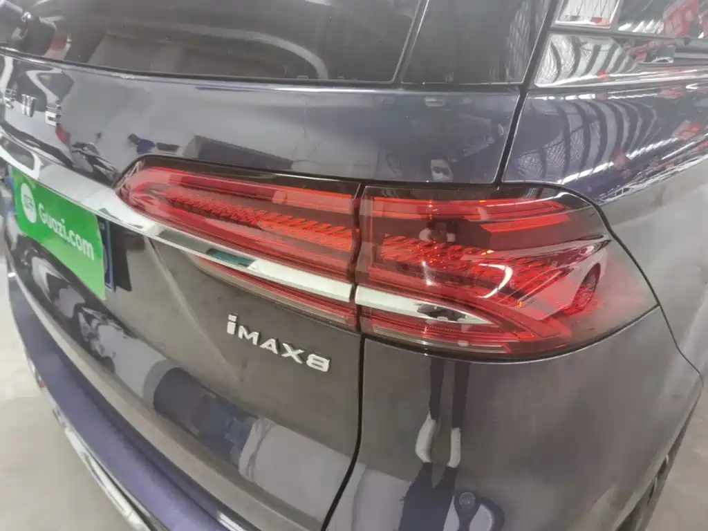 Фото 8 - Roewe iMAX8