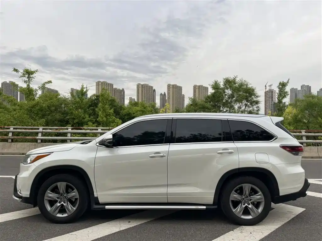 Toyota Highlander 2015 2.0T FWD Luxury Edition 7-seater фото 25