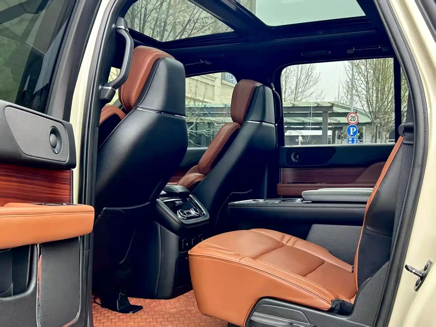 Lincoln Navigator 2020 3.5T Long Wheelbase Presidential Edition фото 11