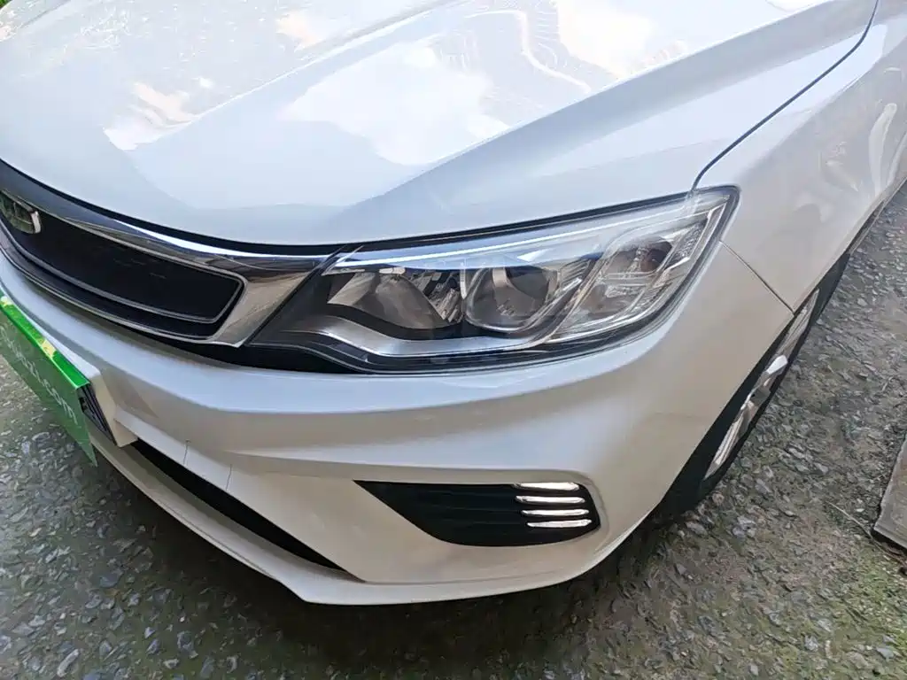 Фото 24 - Geely Vision