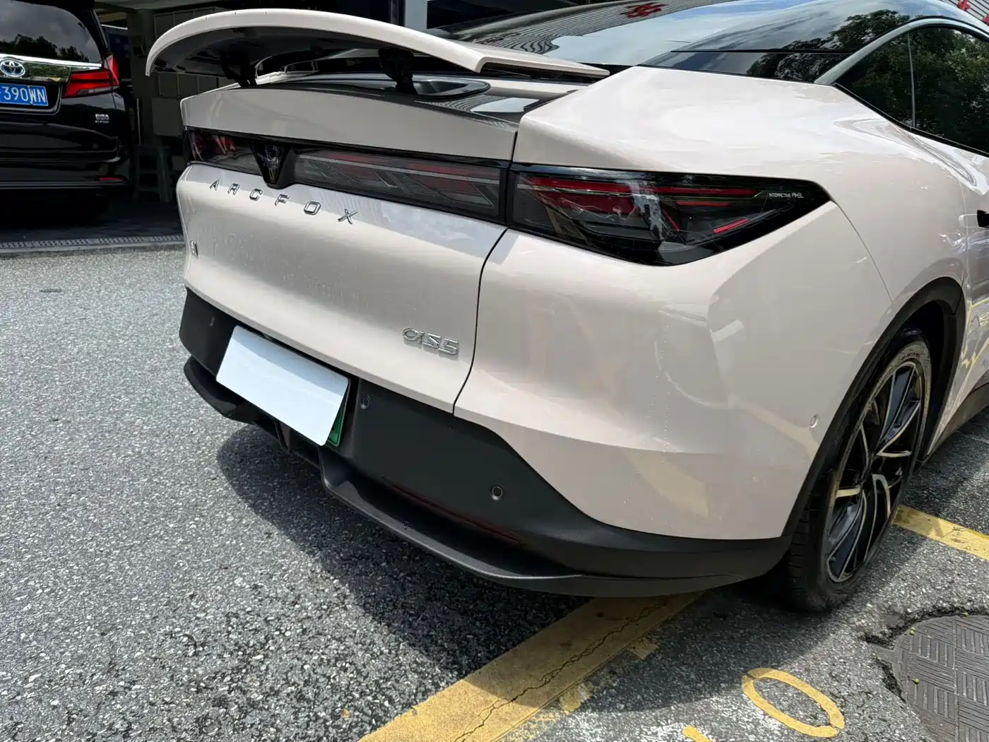 ARCFOX Alpha S5 2025 2025 Facelift 668MAX Divine Edition 200kW