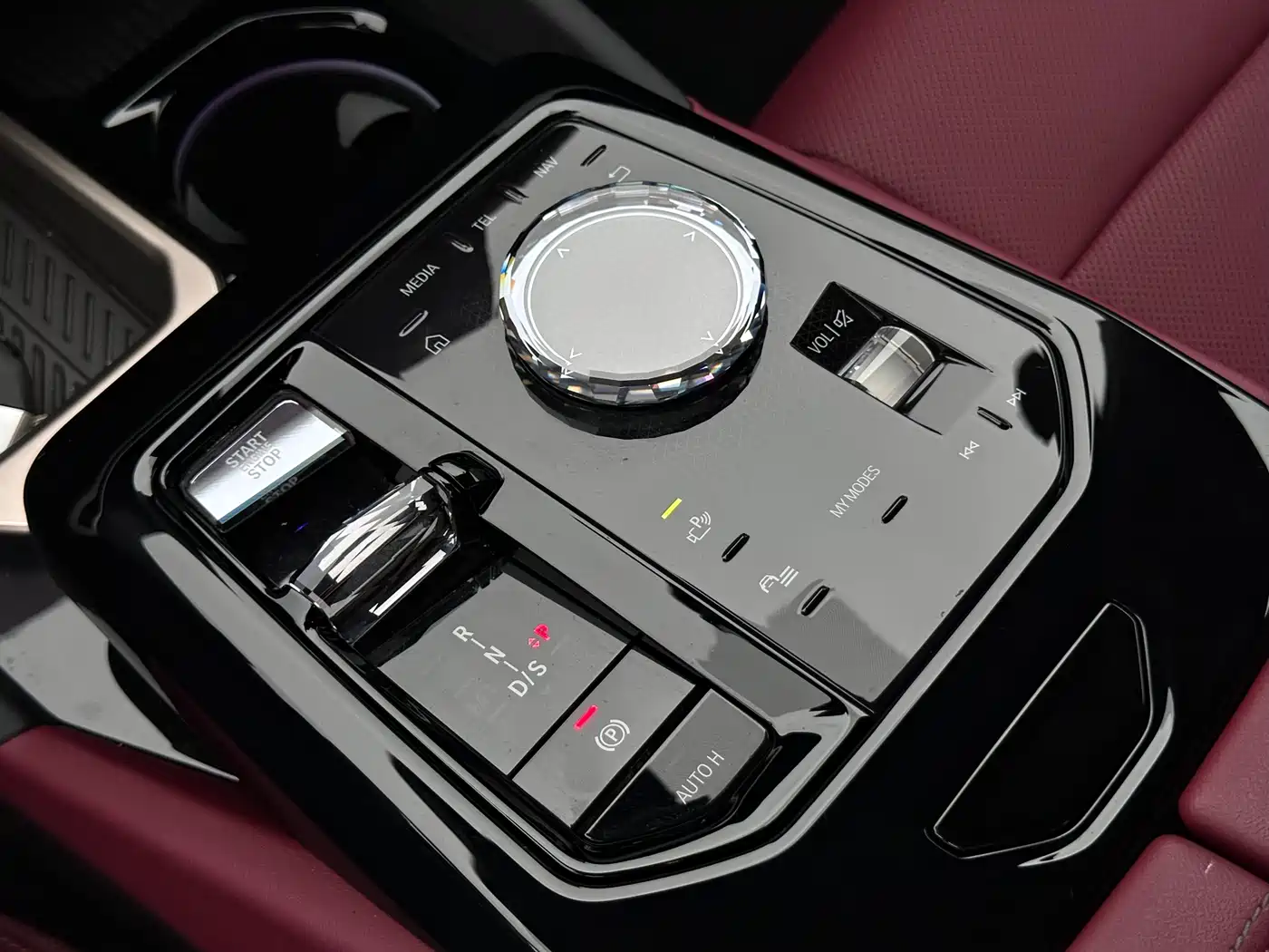 BMW 5 Series 2024 530Li Premium Luxury Package фото 6