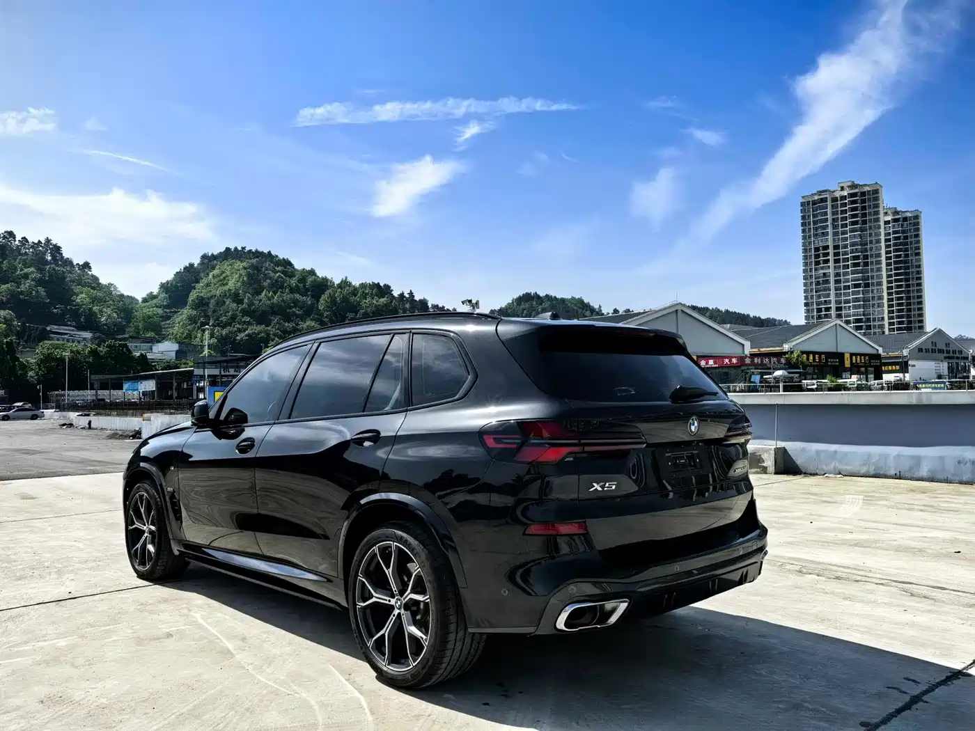 BMW X5 2023 xDrive 30Li Premium M Sport Black Night Package фото 11