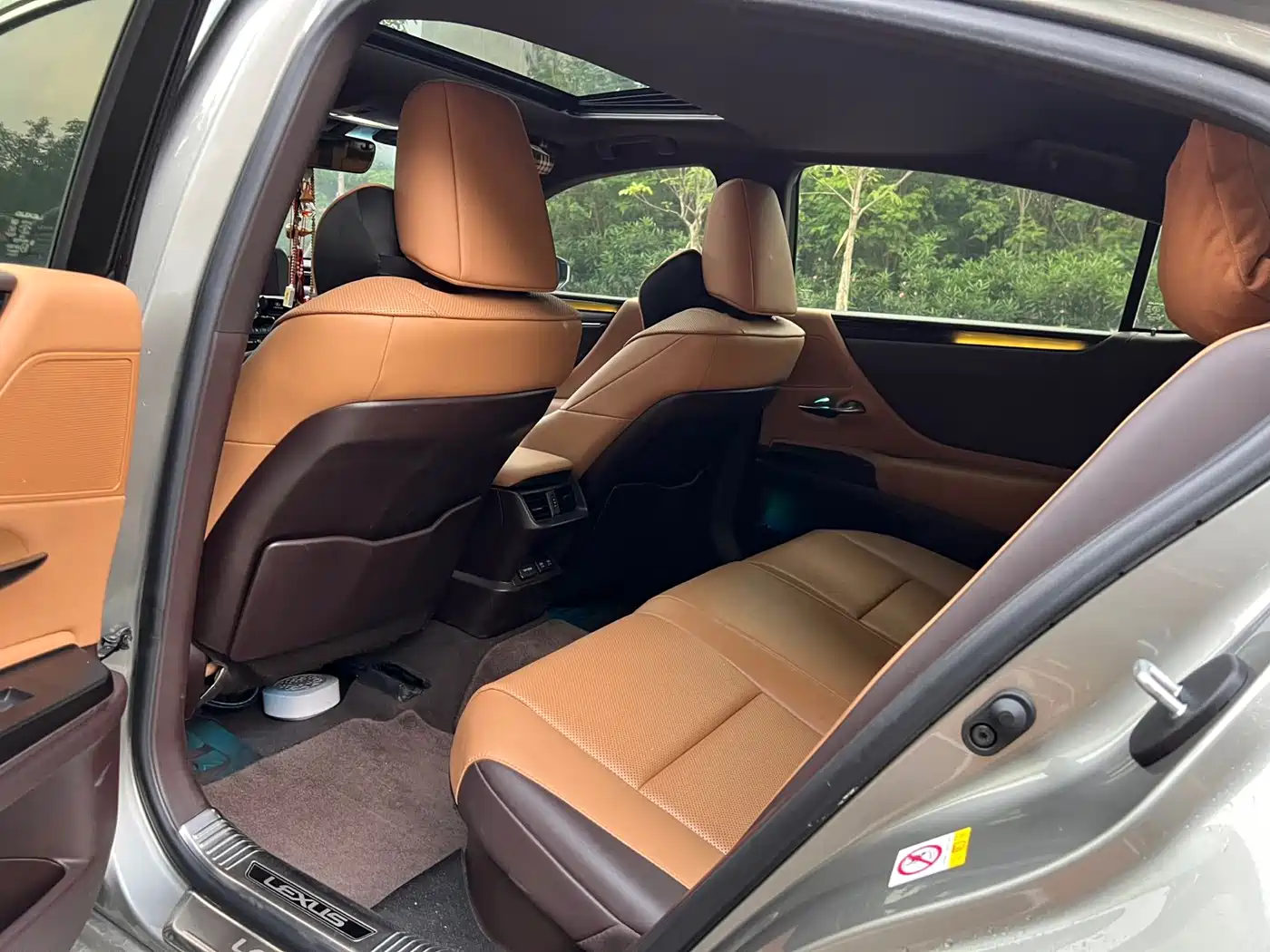 Фото 7 - Lexus ES