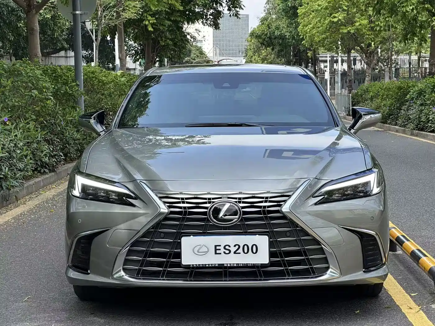Lexus ES 2025 200 Ultimate Edition фото 2
