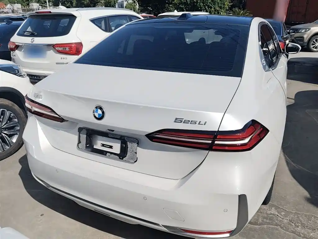 BMW 5 Series 2024 525Li Luxury Package фото 6