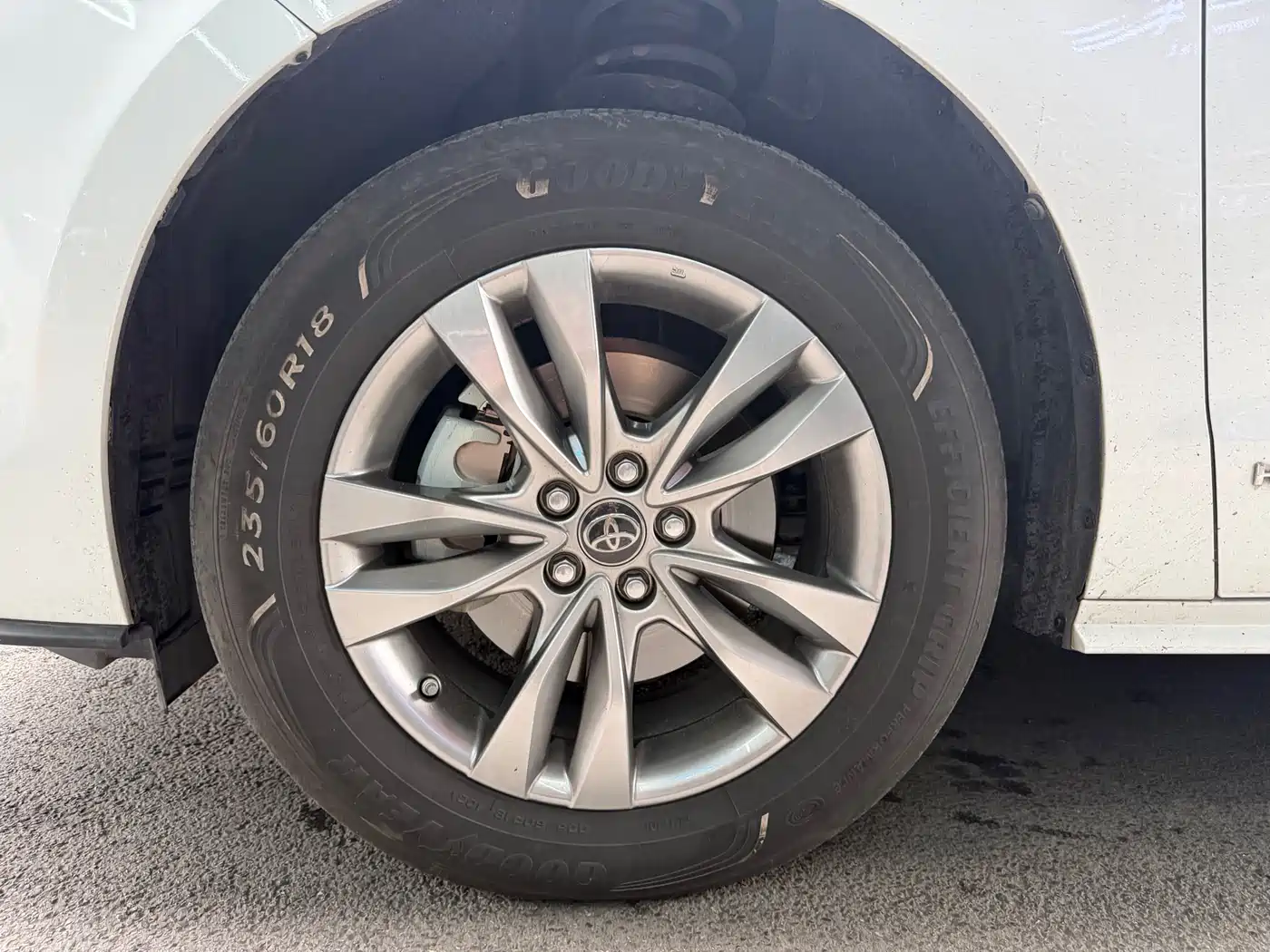 Toyota Sienna 2024 2.5L Hybrid Comfort Edition фото 5