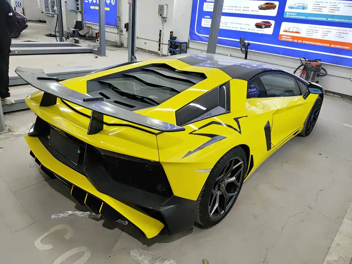 Lamborghini Aventador 2013 2011 LP 700-4