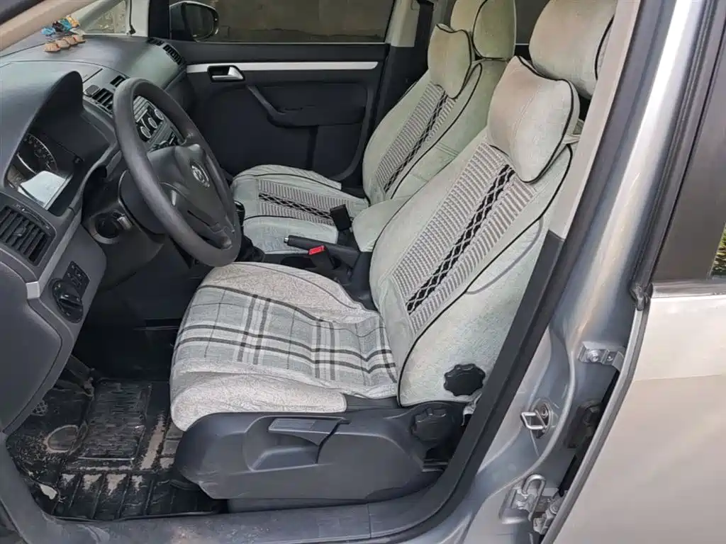 Volkswagen Touran 2015 1.4T Manual Trend Edition 5-seater фото 15