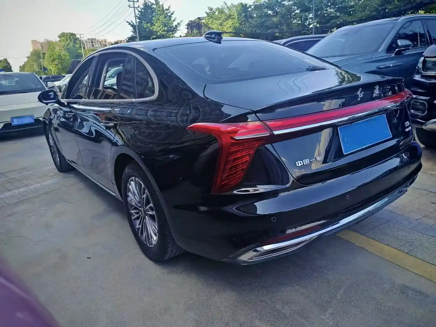 Hongqi H5 2023 2.0T Auto Smart Connect Flag Enjoy фото 4