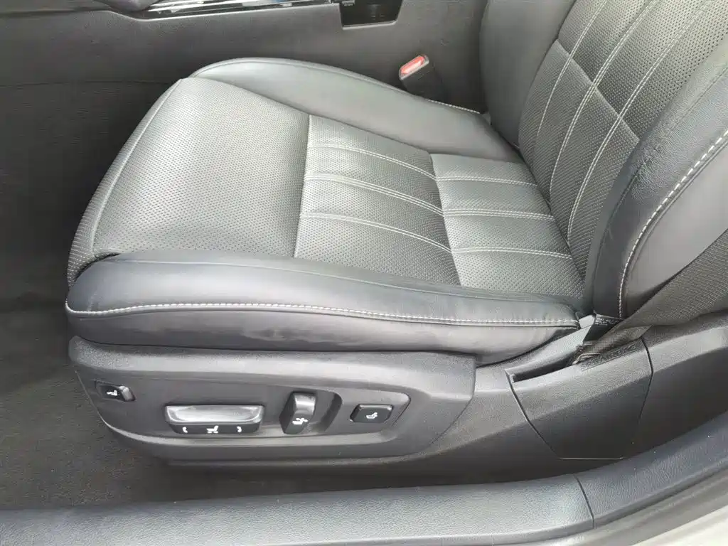 Lexus ES 2015 200 Elite Edition фото 20