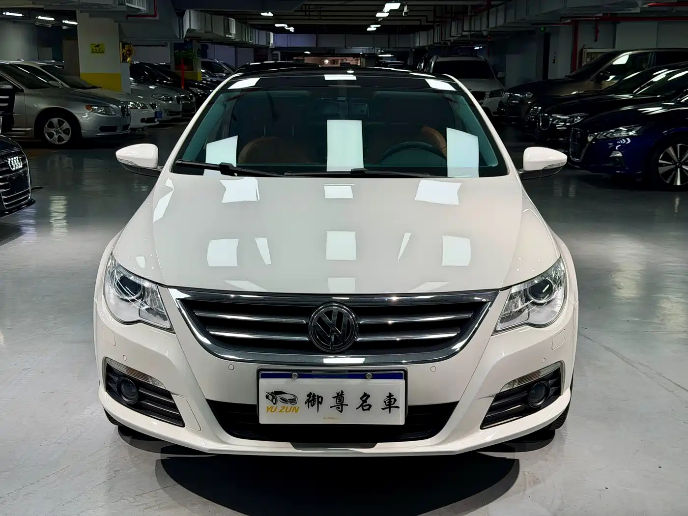 Volkswagen FAW-Volkswagen CC 2012 Model 2.0TSI Ultimate фото 2