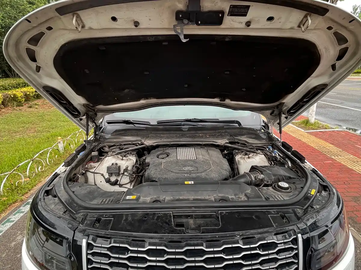 Land Rover Range Rover 2015 3.0 TDV6 Vogue фото 8