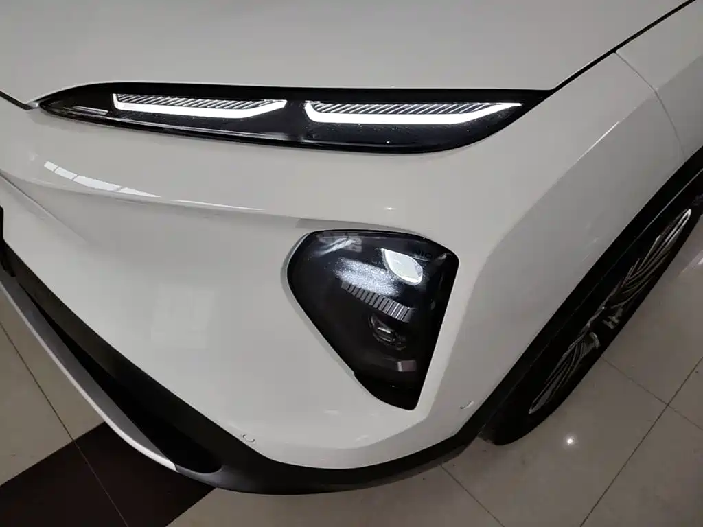 Фото 24 - NIO ES7
