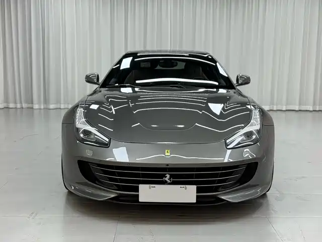 FERRARI GTC4LUSSO