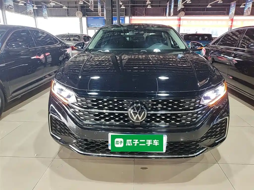 Volkswagen Passat 2023 330TSI Starlight Elite Edition фото 3