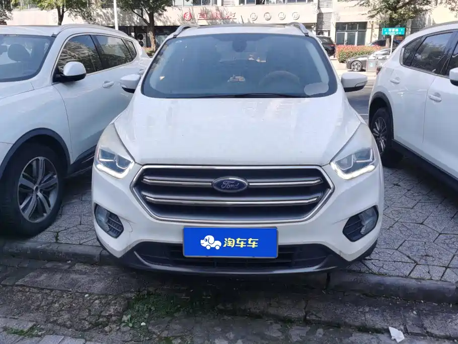 Фото 2 - Ford Kuga