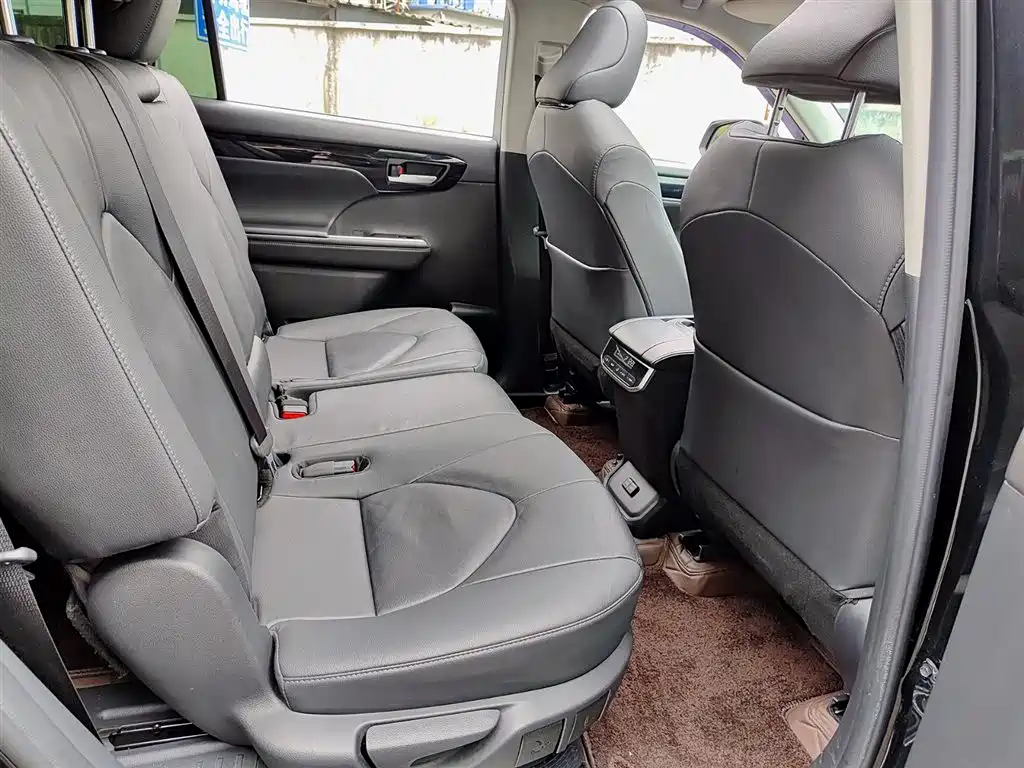 Toyota Highlander 2022 Model Dual Engine 2.5L 4WD Premium Edition 7-Seater фото 11