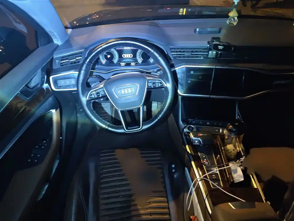 Audi A6L 2021 45 TFSI quattro Exclusive Elegance фото 3