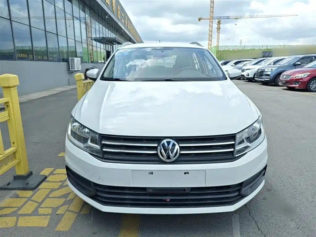 Volkswagen Santana 2017 Gran Santana 1.4L Manual Trendline фото 3