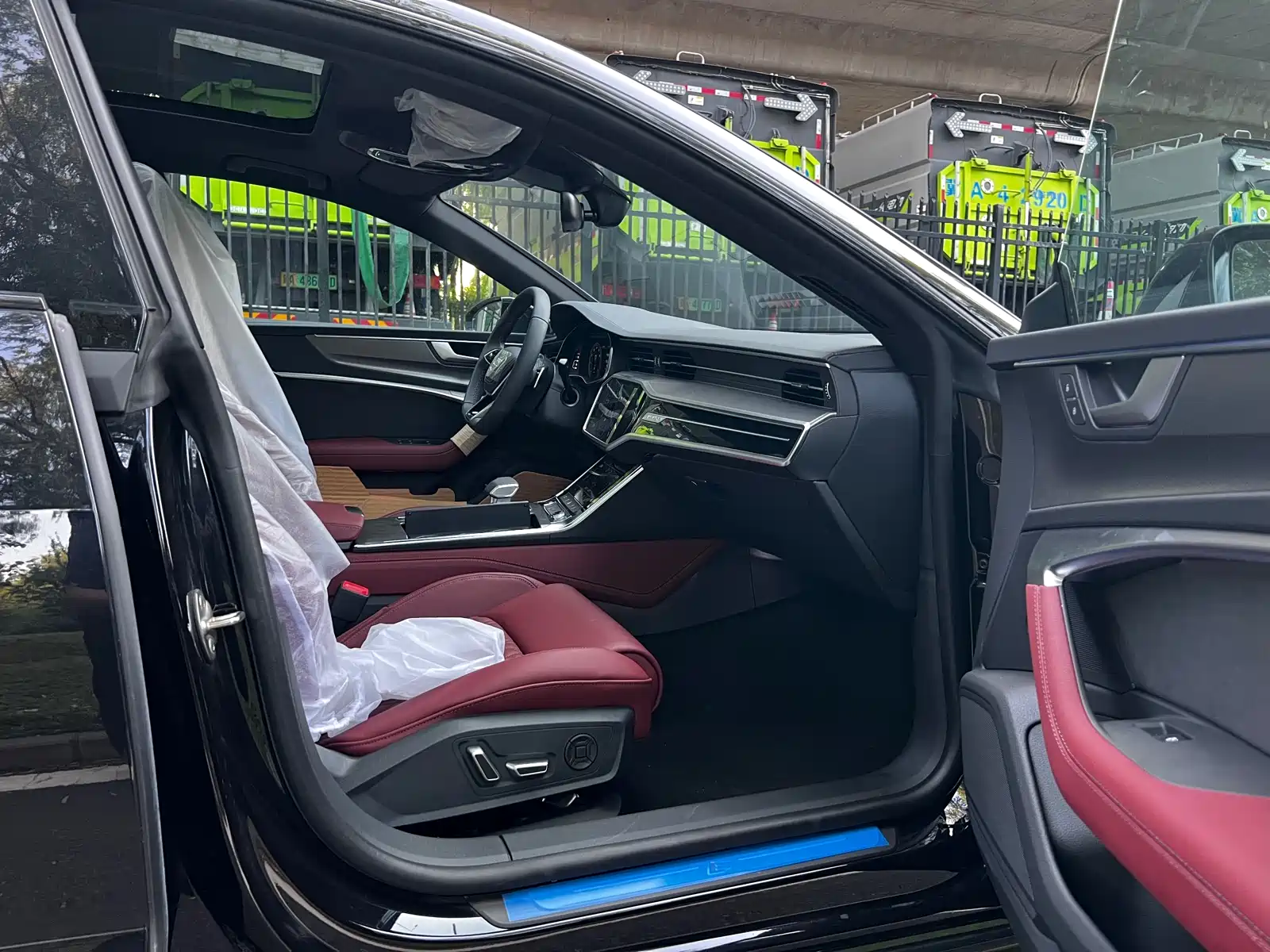 Фото 7 - Audi A7L