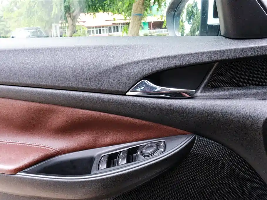 Buick GL6 2018 18T 6-Seater Premium фото 14