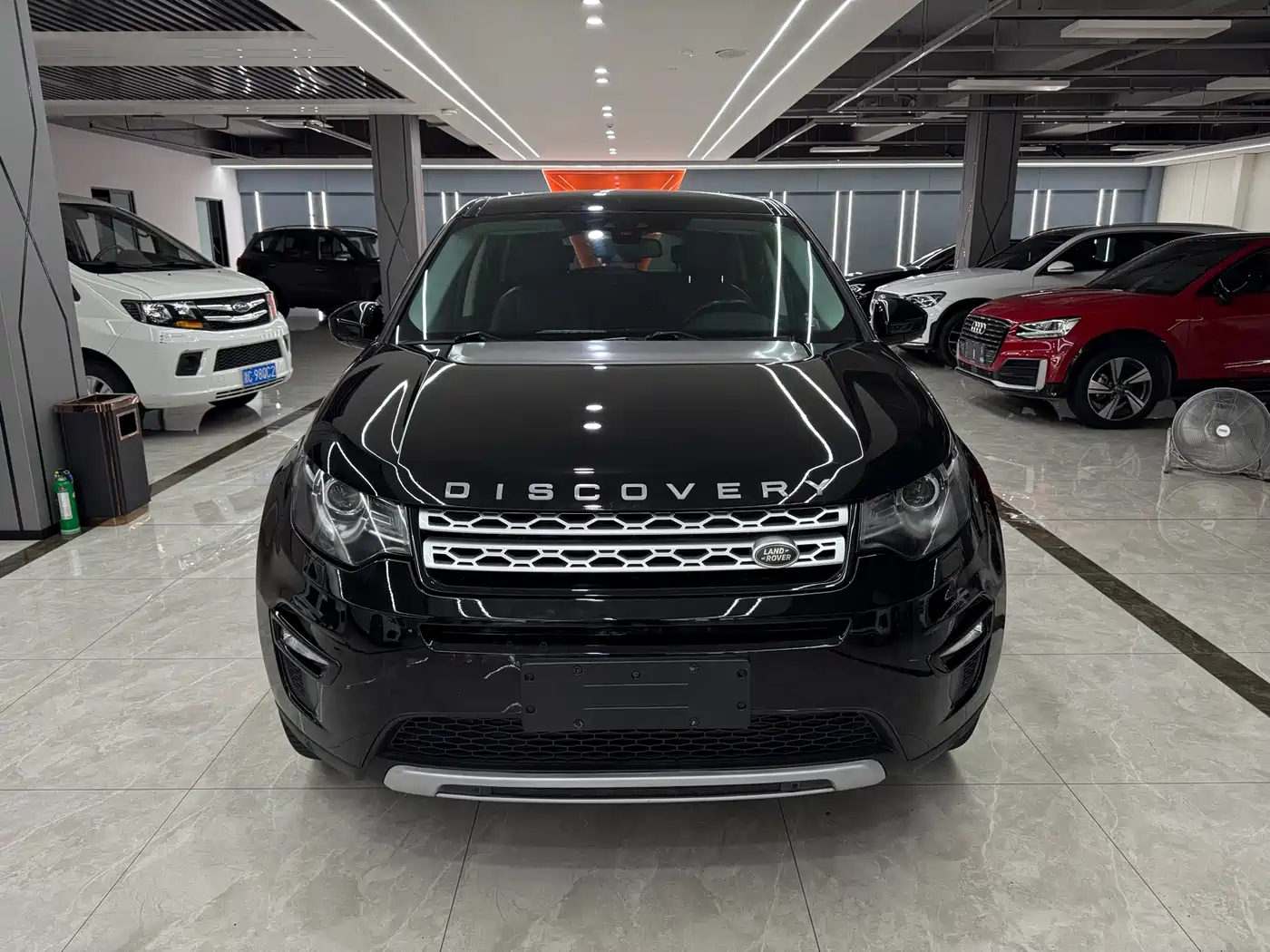 Land Rover Discovery Sport 2016 2.0T HSE фото 2