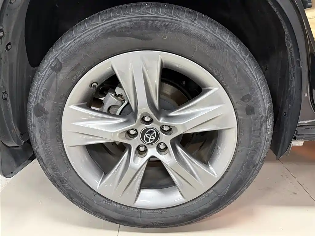 Toyota Highlander 2018 2.0T 4WD Luxury 7-seater China VI фото 28
