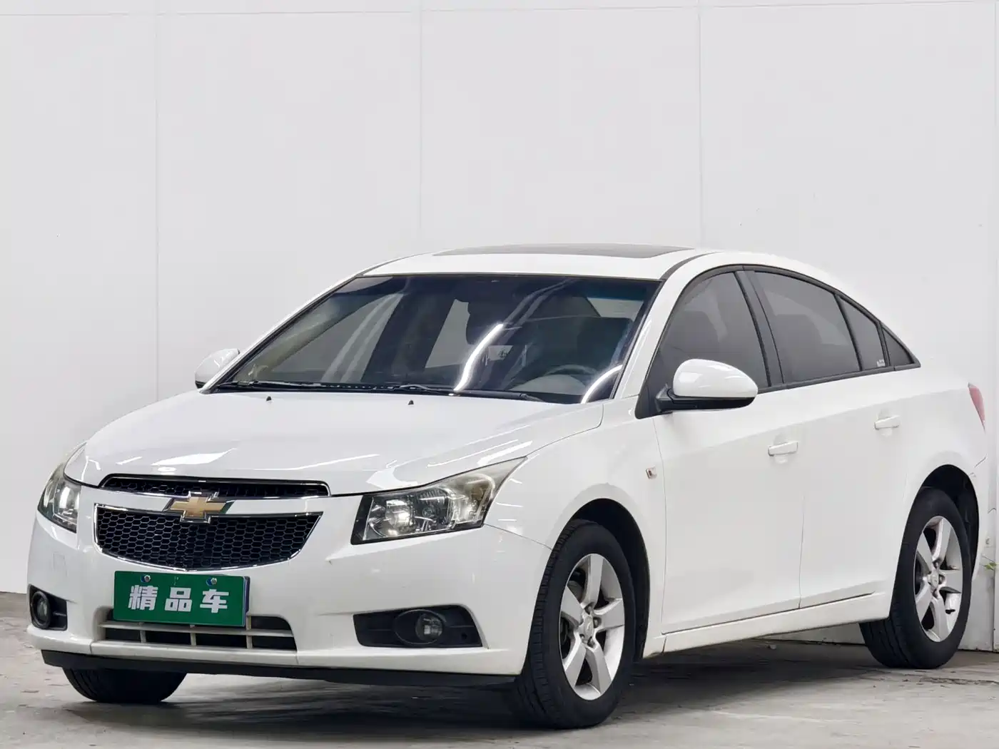 Photo 1 - Chevrolet Cruze