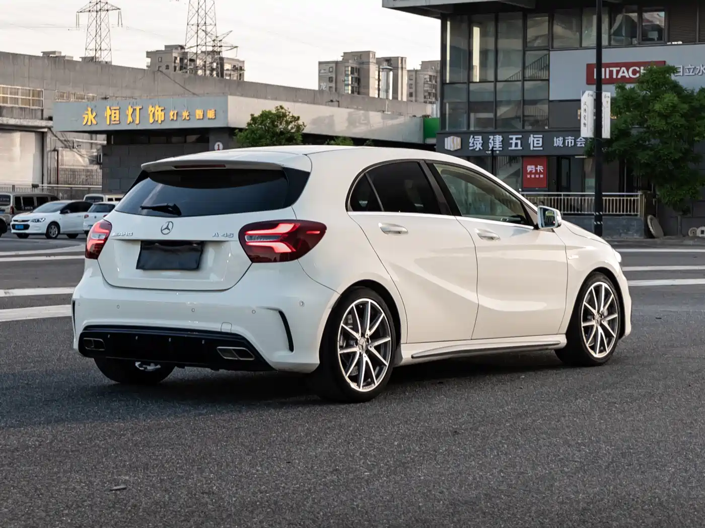 Mercedes-Benz A-Class AMG (Import) 2016 AMG A 45 4MATIC фото 3