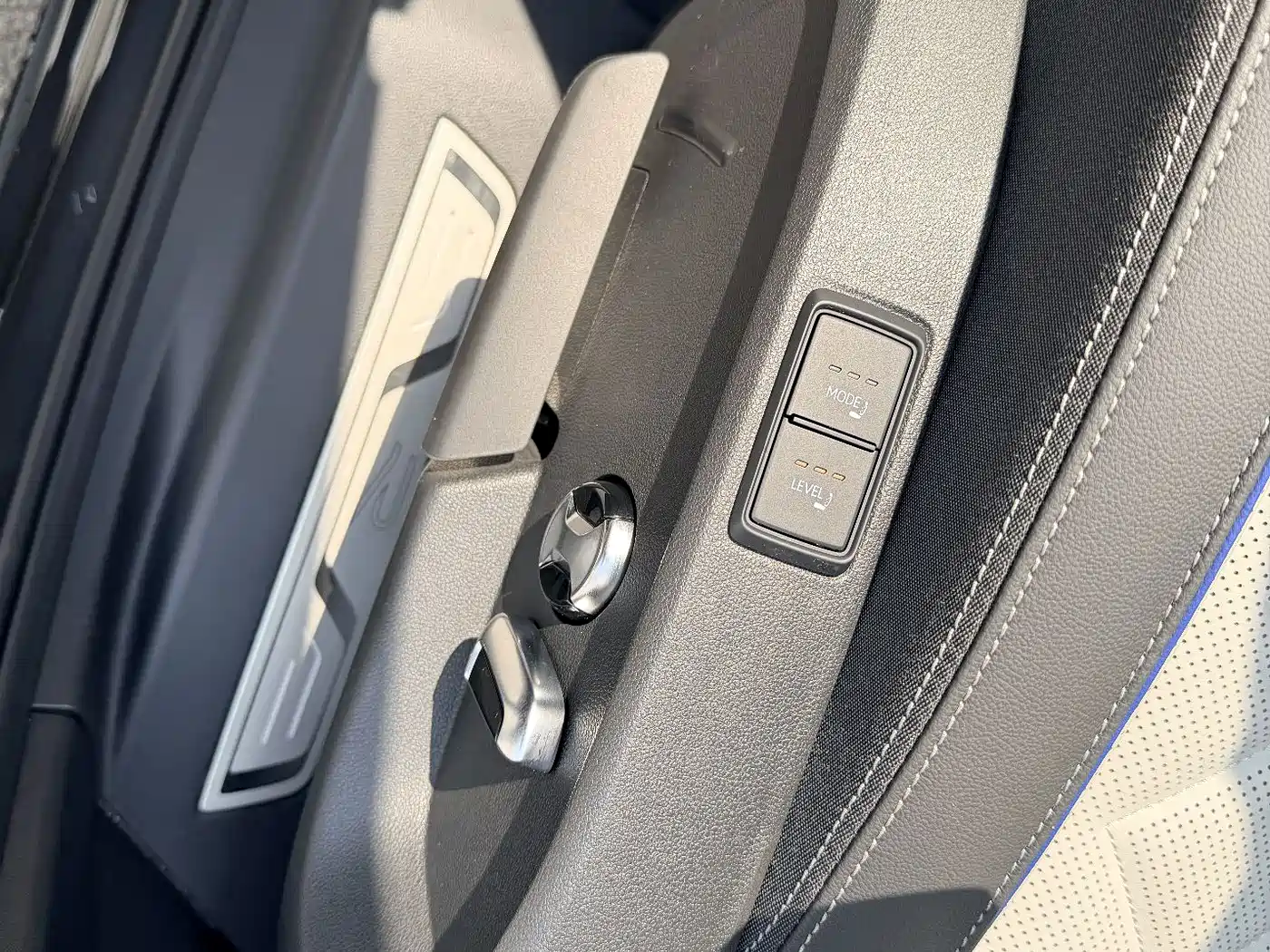 Volkswagen Talagon 2025 450TSI R-Line 6-Seater фото 12