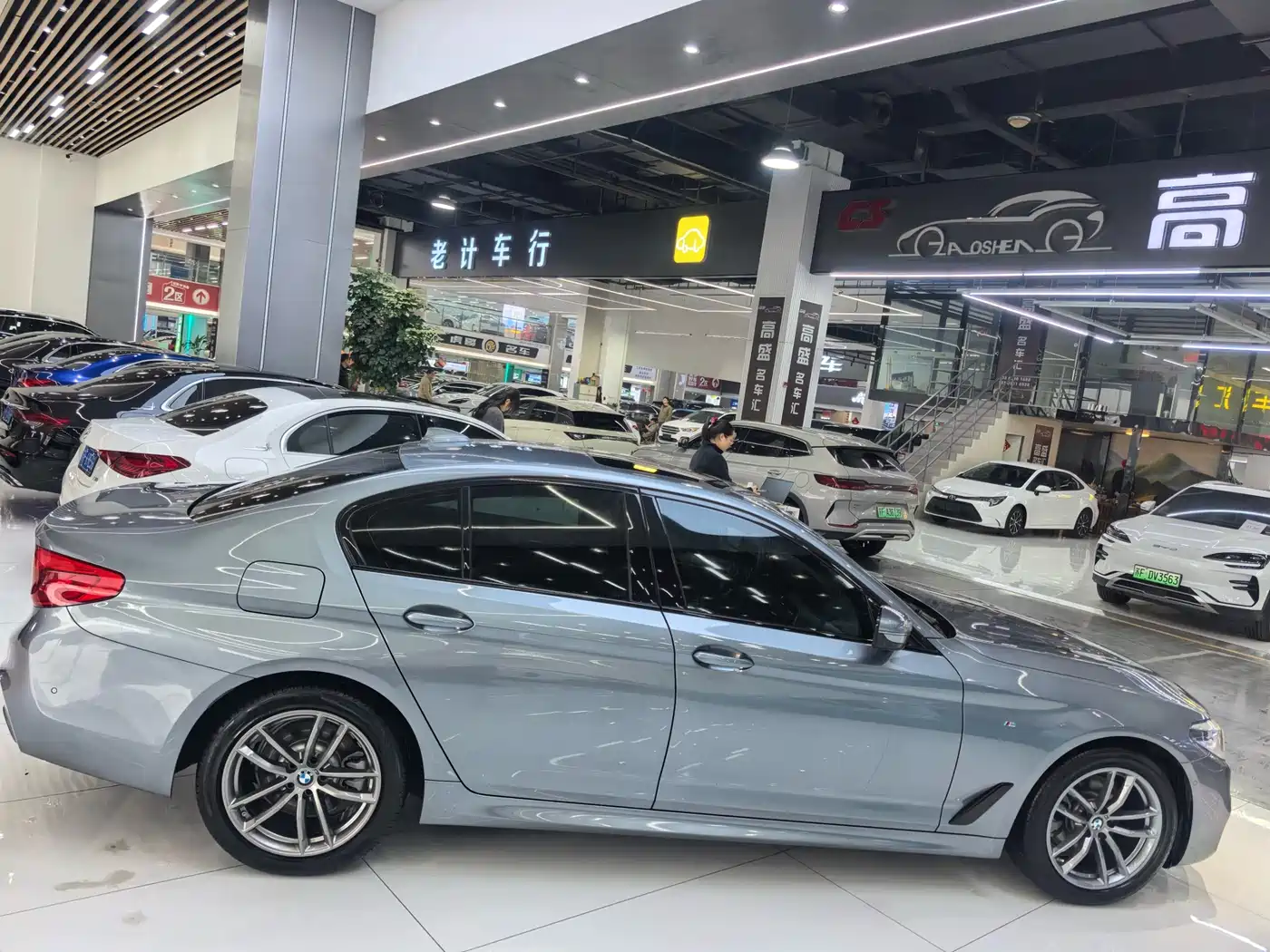 BMW 5 Series (Import) 2019 525i M Sport Package фото 20