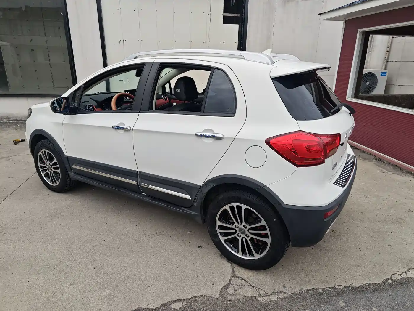 Haval H1 2016 Blue Label 1.5L AMT Premium фото 6