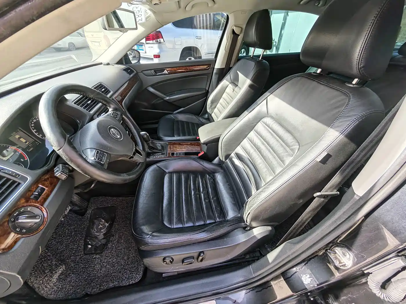 Volkswagen Passat 2013 2.0TSI DSG Zhizun фото 9