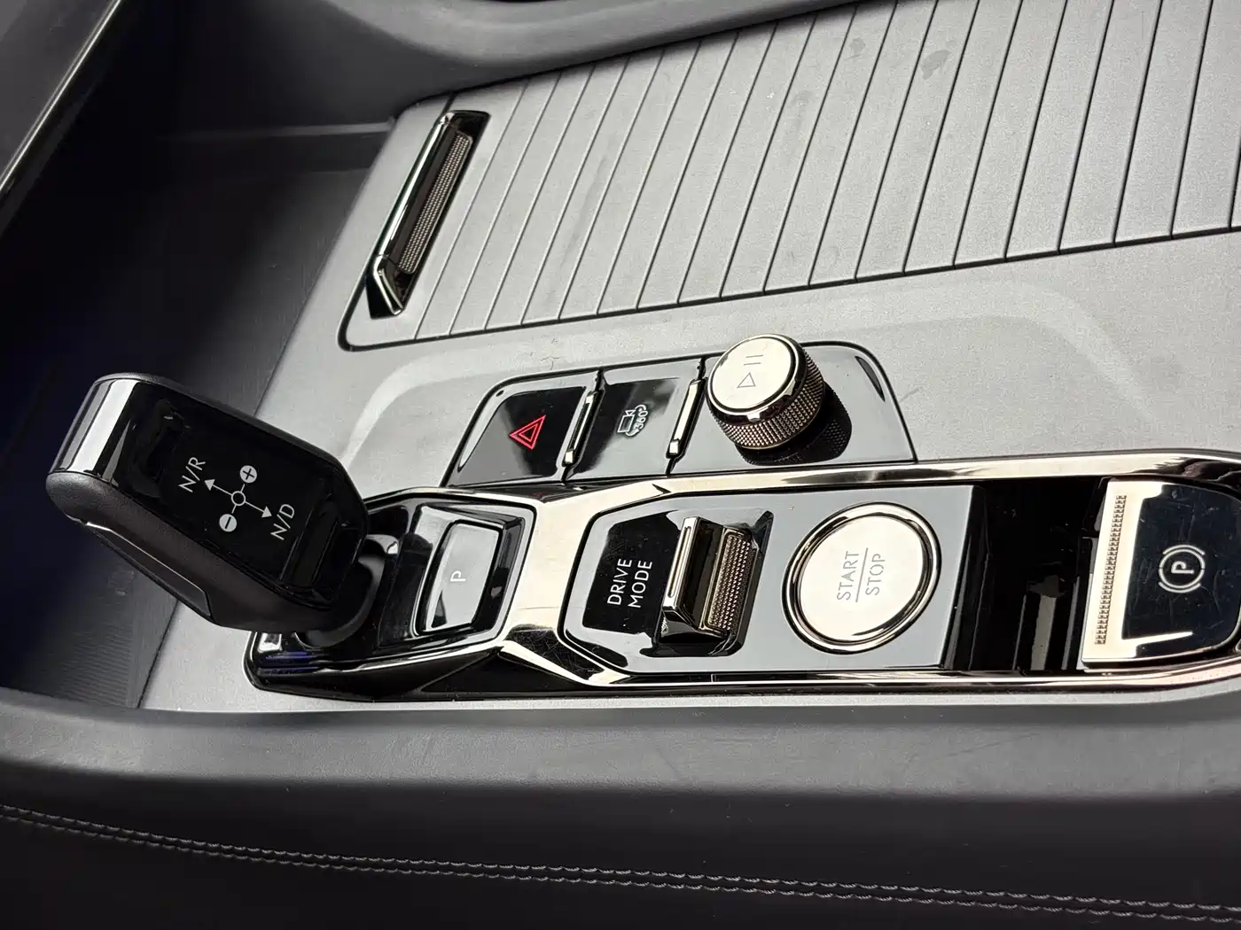 Lynk & Co 09 EM-P 2021 2.0T PHEV Ultra 6-seater фото 10