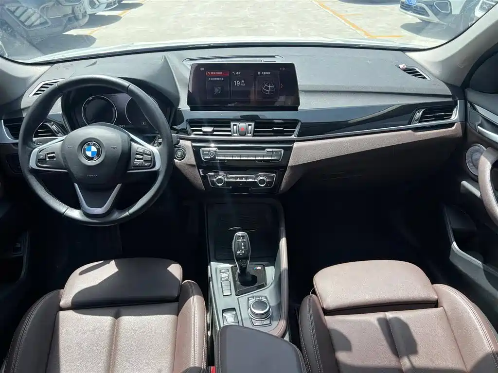 BMW X1 2022 sDrive20Li Fashion фото 14